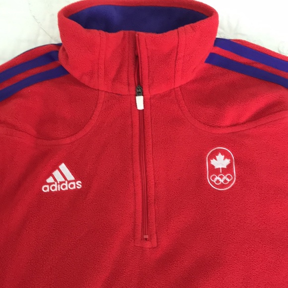 *️⃣ 2/$30 Adidas fleece sweater with ‘Canada’ logo - Picture 2 of 11
